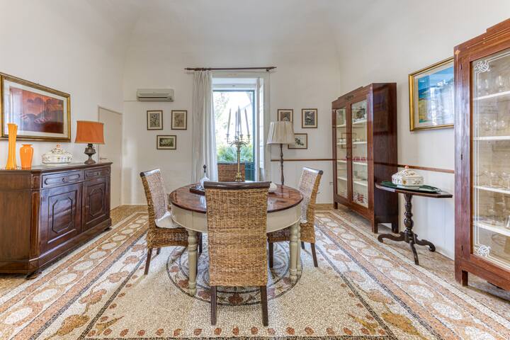 Luisa gallery image 3