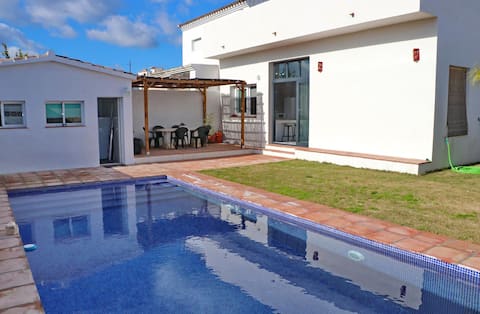 Newly built rural villa with swimming pool in Arco