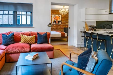 Luxury 3 bedroom mews for families & groups