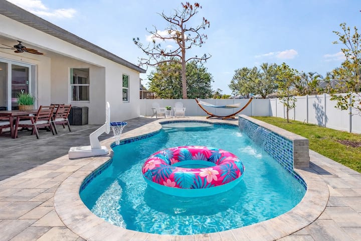 2 King Beds - Outdoor Kitchen - Waterfall Pool - N - Cape Coral, FL