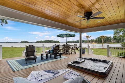 Top performing Airbnb: "Reel Whale Kept" on Lake Norman in Lake Norman Of Iredell