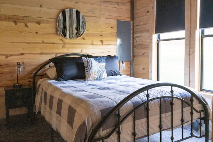 Schlafzimmer 2 mit Queensize-Bett