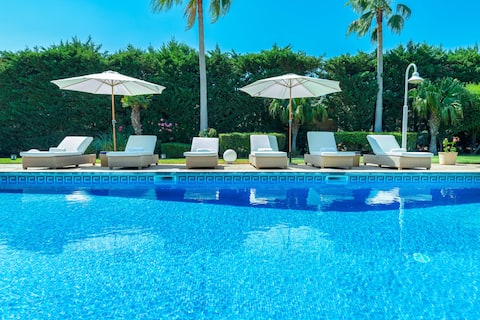 Last Minute Luxury Getaway: Private Villa with Spa