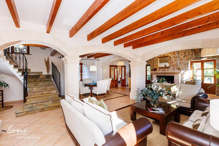 Escapada de Lujo Last Minute:Villa Privada con Spa gallery image 2