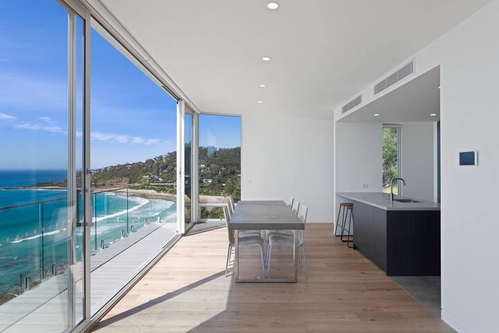 Southpoint – Views for Days on Iluka Avenue gallery image 2