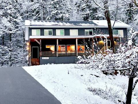 Largest Cabin on Moosehead + Boat Dock and Kayaks!