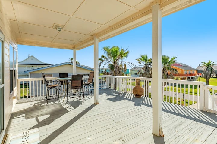 Banana Cabana – Gulf Views & Good Vibes - Freeport, TX