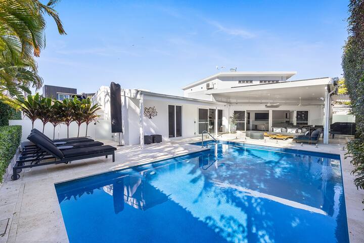 Family & Pet-Friendly Luxury Near Hastings St gallery image 2