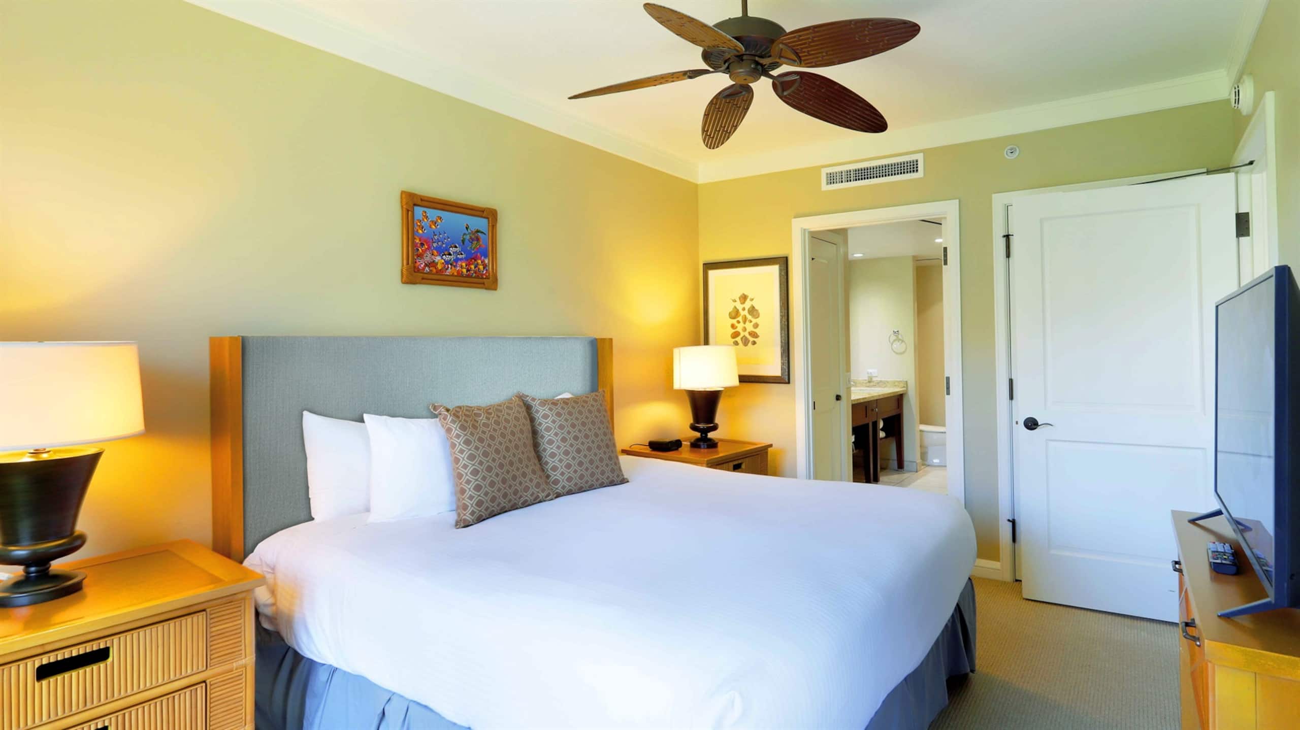 Condo in Kaanapali · ★4.77 · 1 bedroom · 2 beds · 1 bath - Photo 17