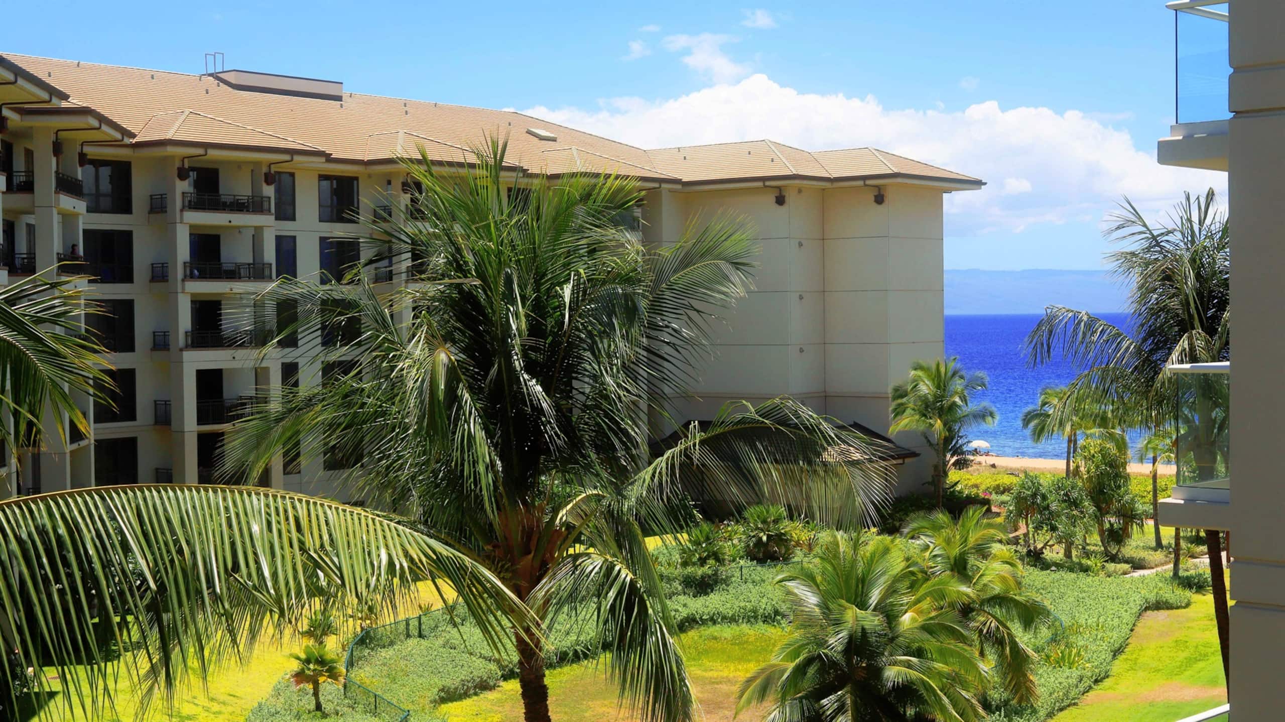 Condo in Kaanapali · ★4.77 · 1 bedroom · 2 beds · 1 bath - Photo 1