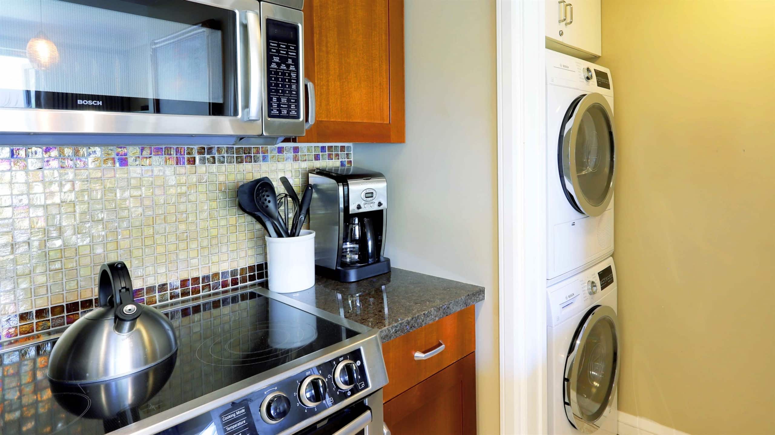 Condo in Kaanapali · ★4.77 · 1 bedroom · 2 beds · 1 bath - Photo 12