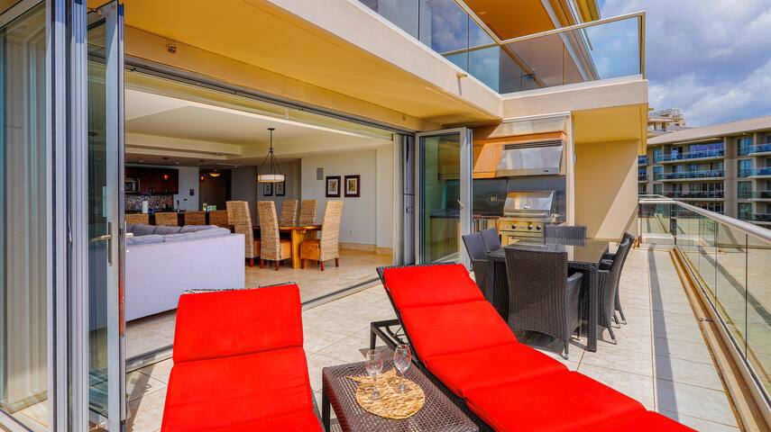 Konea 501 ~ Rare Direct Ocean Views & Private BBQ gallery image 5