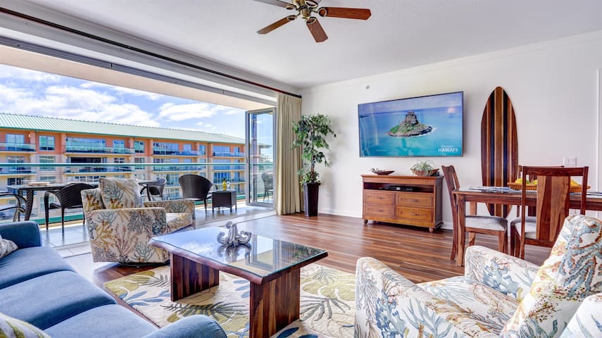 Konea 643: Upgraded 2 Bedroom Condo w/ Ocean View