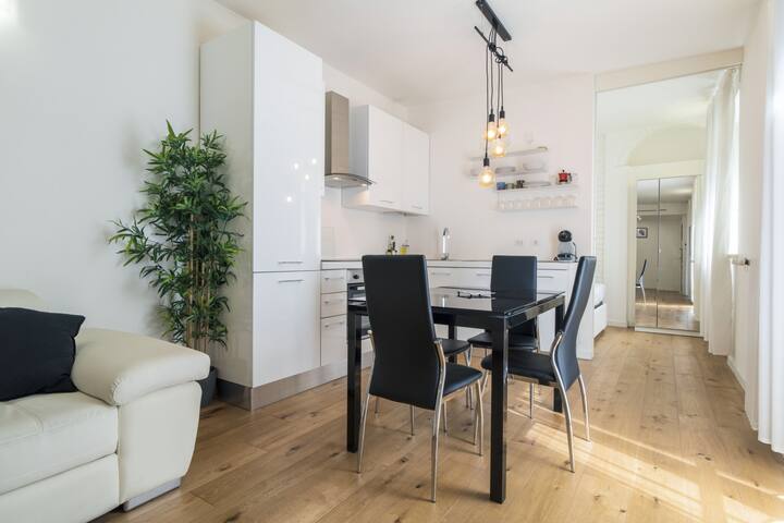 Easylife – Elegant flat two minutes from the Duomo gallery image 4