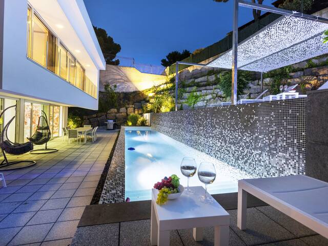 Nathalie by Interhome gallery image 5