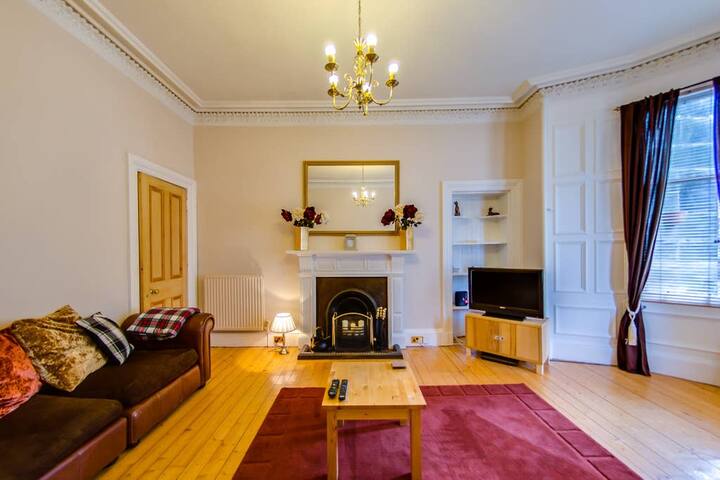 Spacious Apt, moments from the Meadows gallery image 4