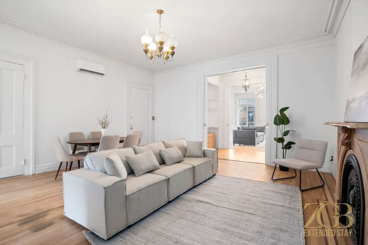 Loft Style X Large 2BR Apartment in Prime Chelsea!