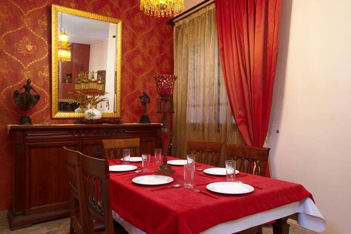 125m2 central & tranquil flat w/h 2 parking spaces