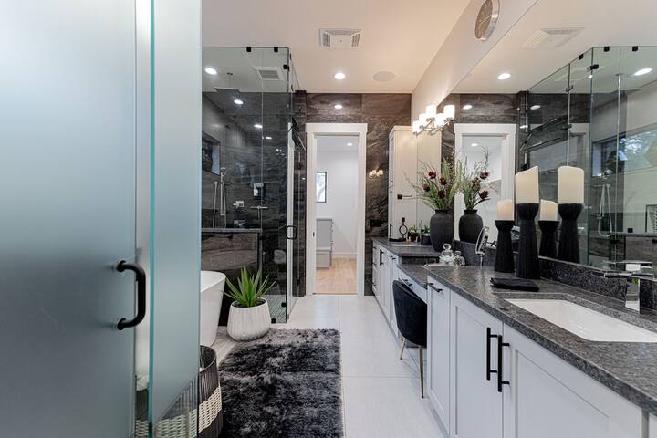 Luxury Retreat | Near Austin at Always on My Mind gallery image 4