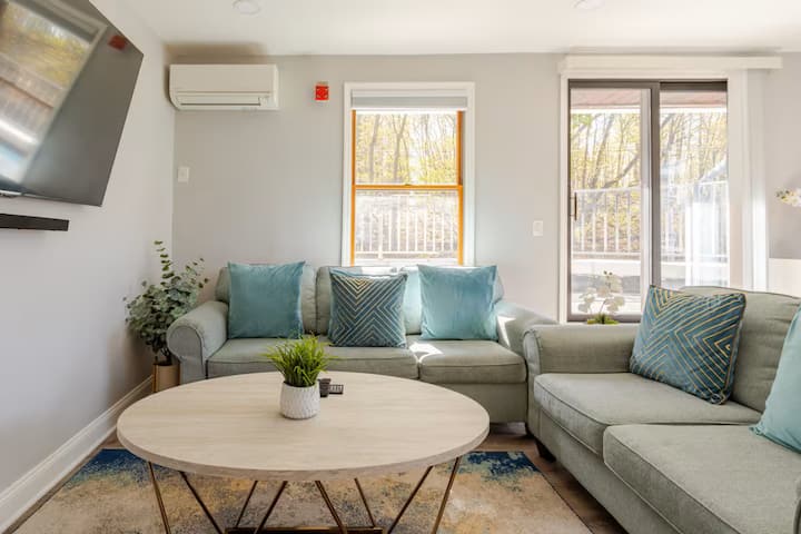 aff8607b-f5f7-4f74-8e10-7b48c9de4f30living