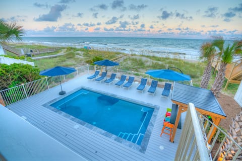 OceanFront X5 Masters *Private Pool & Tiki Bar*