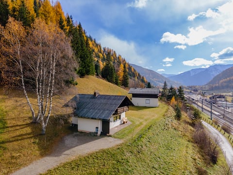 Lovely rural authentic hunter's house