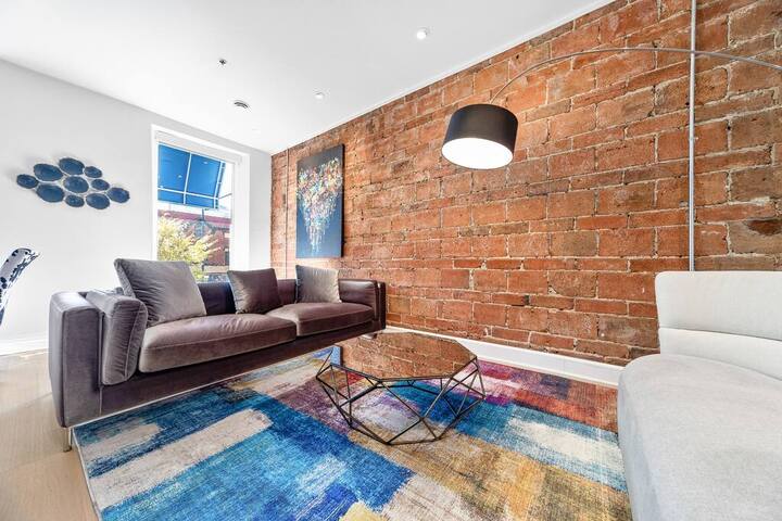 Majestic 3 bedrooms,3 baths sleep 10, AAA location gallery image 3