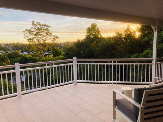 Luxxe West End 5B3B ParkingHomePod Music System M9 gallery image 5