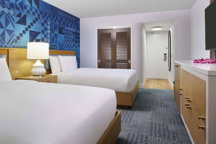 Family Vacation at its best! 2 Spacious Units gallery image 2