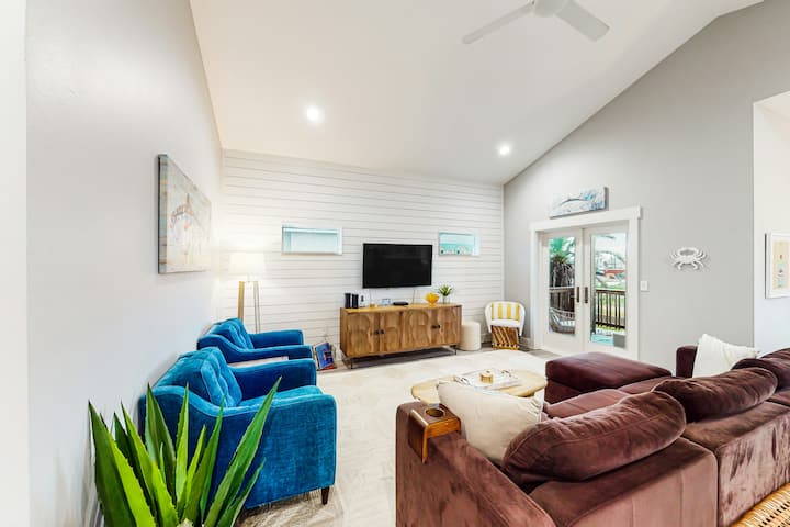4br Home With Patio, Pool, & Full Kitchen - Aransas Pass, TX