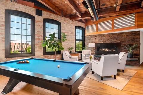 New Exquisite One-of-a-Kind 3BR Downtown Penthouse