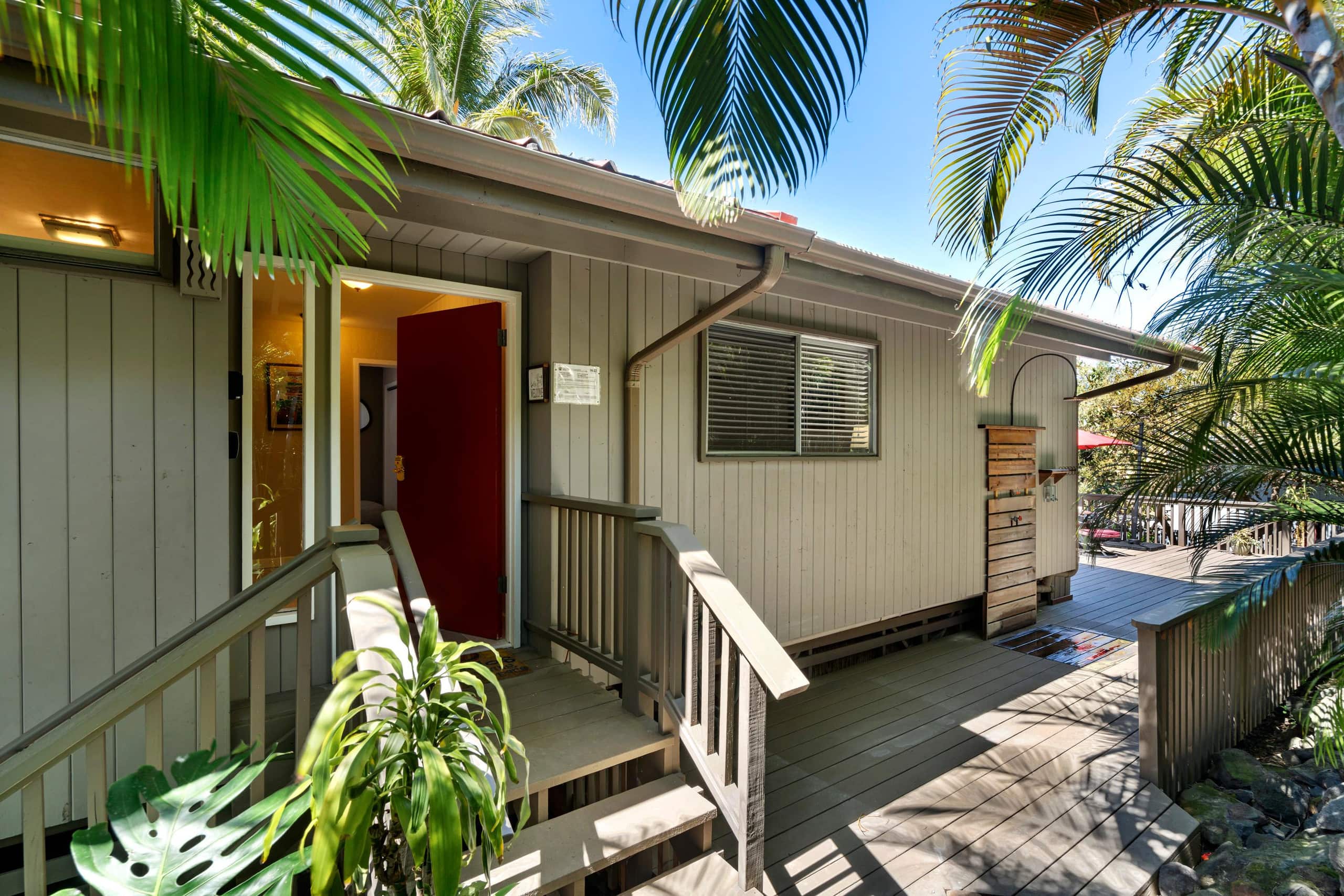 Home in Kealakekua · ★4.71 · 4 bedrooms · 5 beds · 3 private baths - Image 8