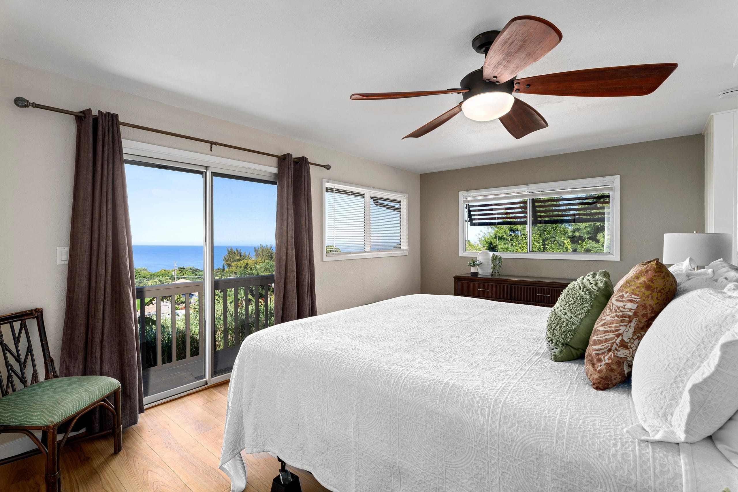 Home in Kealakekua · ★4.71 · 4 bedrooms · 5 beds · 3 private baths - Image 14