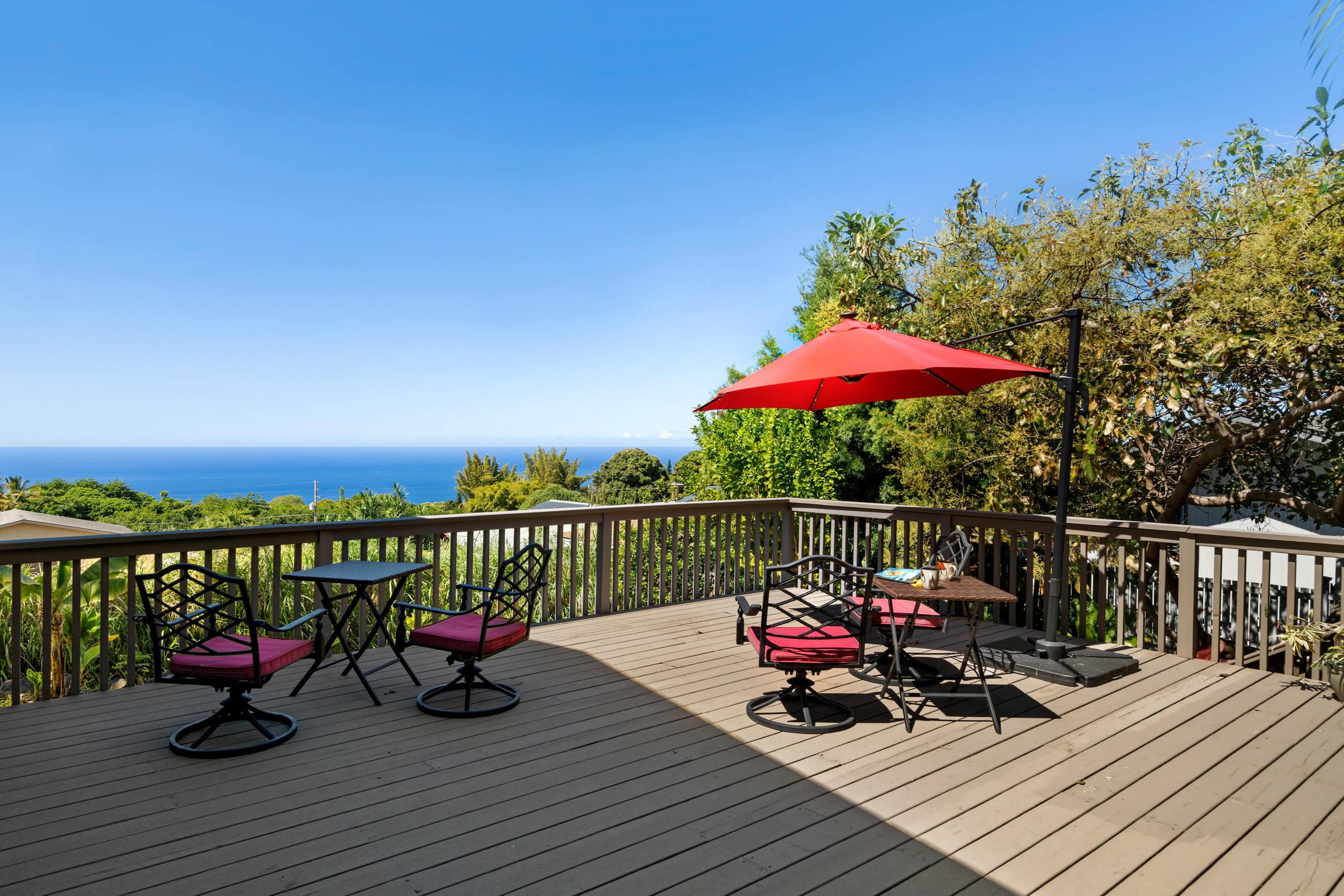 Home in Kealakekua · ★4.71 · 4 bedrooms · 5 beds · 3 private baths - Image 43