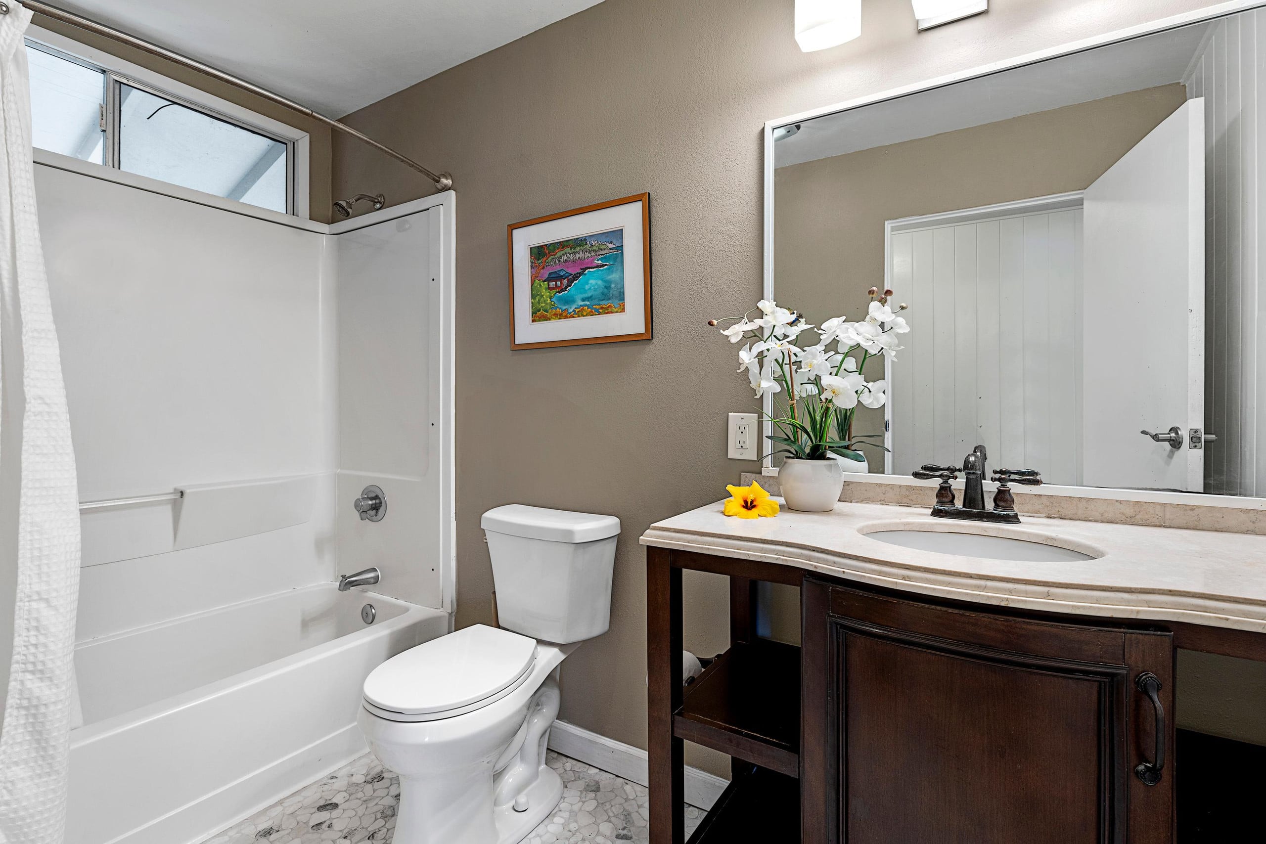Home in Kealakekua · ★4.71 · 4 bedrooms · 5 beds · 3 private baths - Image 21