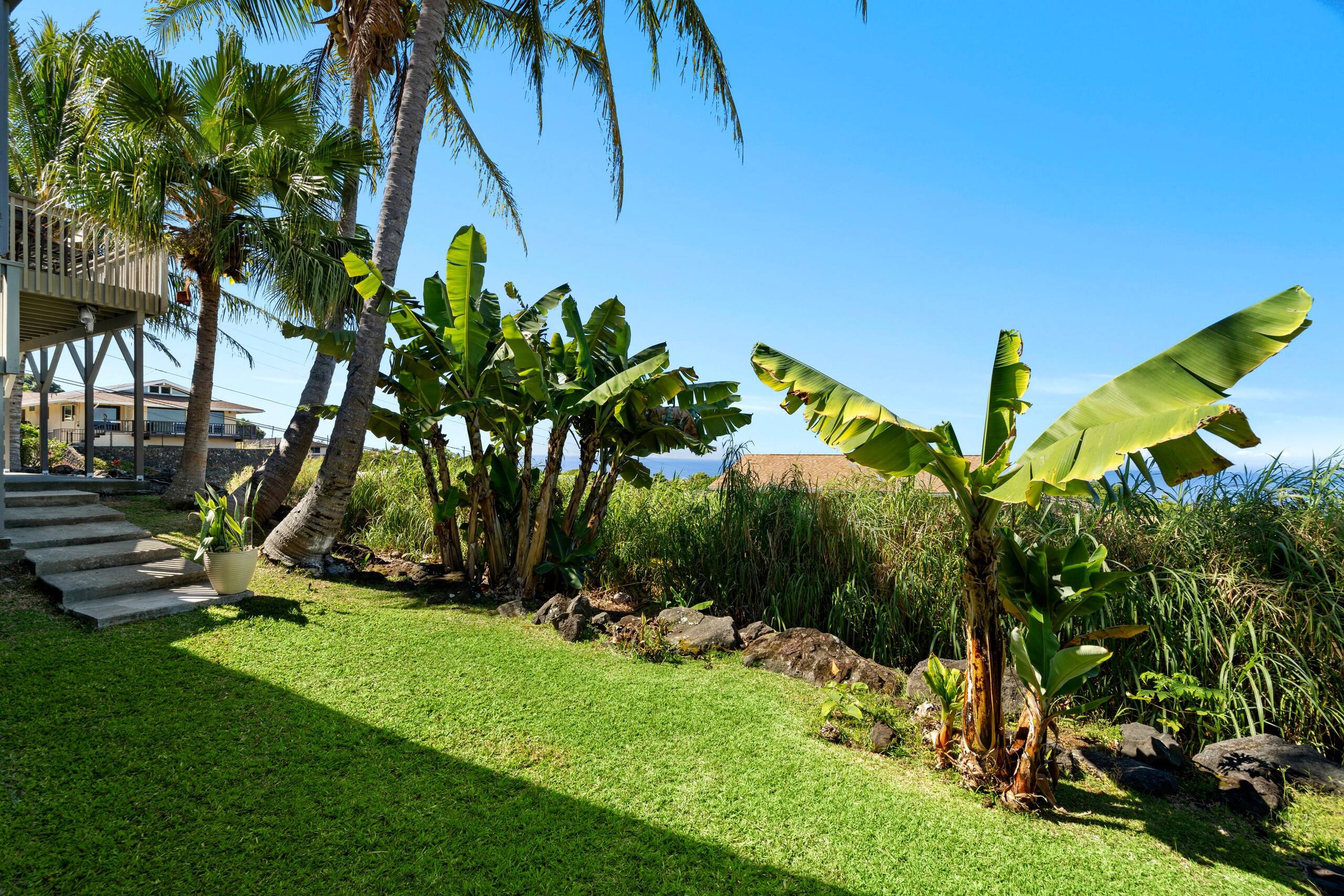 Home in Kealakekua · ★4.71 · 4 bedrooms · 5 beds · 3 private baths - Image 48