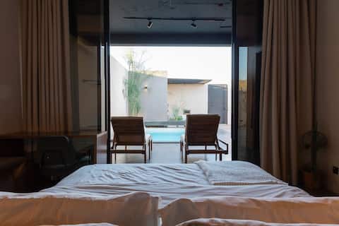 Executive Minimalist Retreat(Self-Entry) Portal Q1