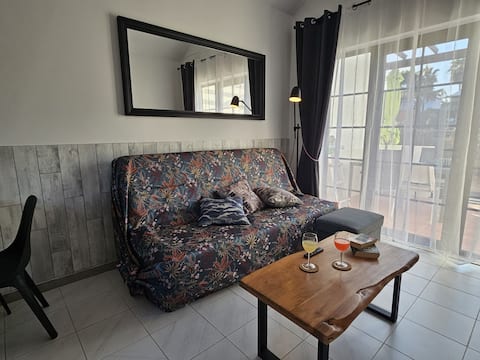 Propiedad de Airbnb exitosa: Blue House Montecastillo L7 en Antigua