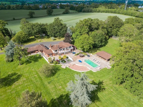 Large Villa Mansion with Pool House & Tennis Court