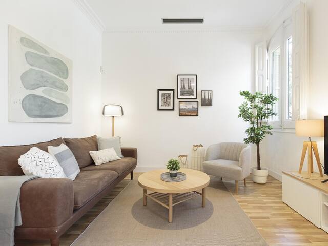 Amazing views over Sagrada Familia gallery image 4