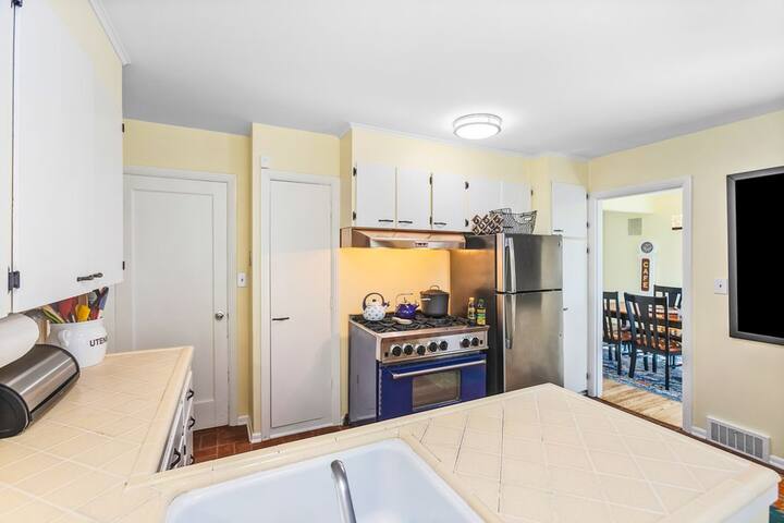 Magnolia on the Hill gallery image 4