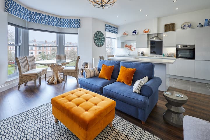 Host & Stay | The Little Lobster - Scarborough