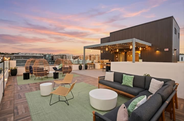 San Diego Skyline - Downtown Apartment - San Diego, CA