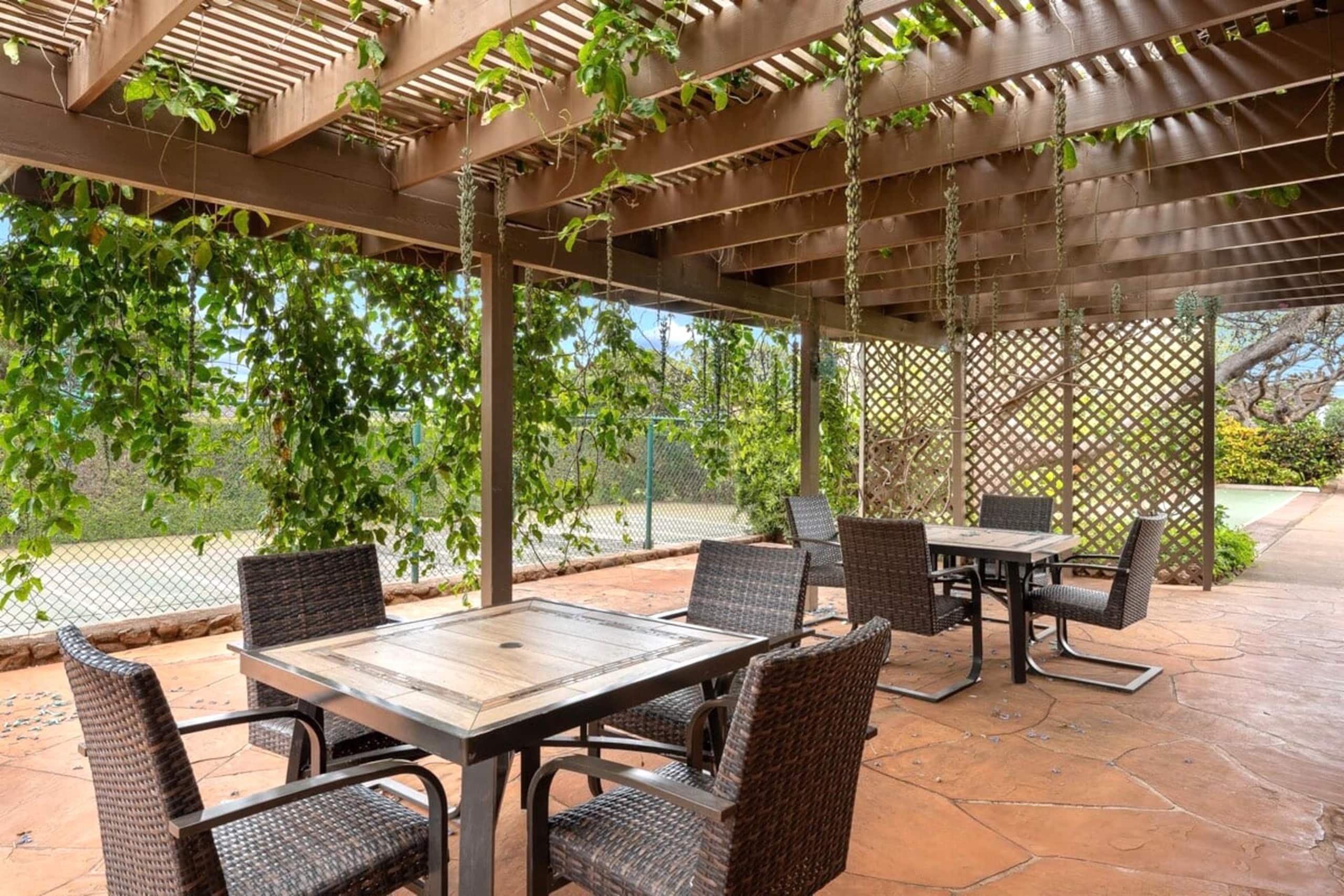Condo in Lahaina · ★4.43 · 3 bedrooms · 5 beds · 2 baths - Image 14