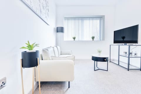 Popular Airbnb listing: Fantastic 1 Bed Apartment in Wolverhampton in St Peter's