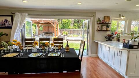 Retreat: Disney·Beach·Hot Tub·Garden·Games·Pergola