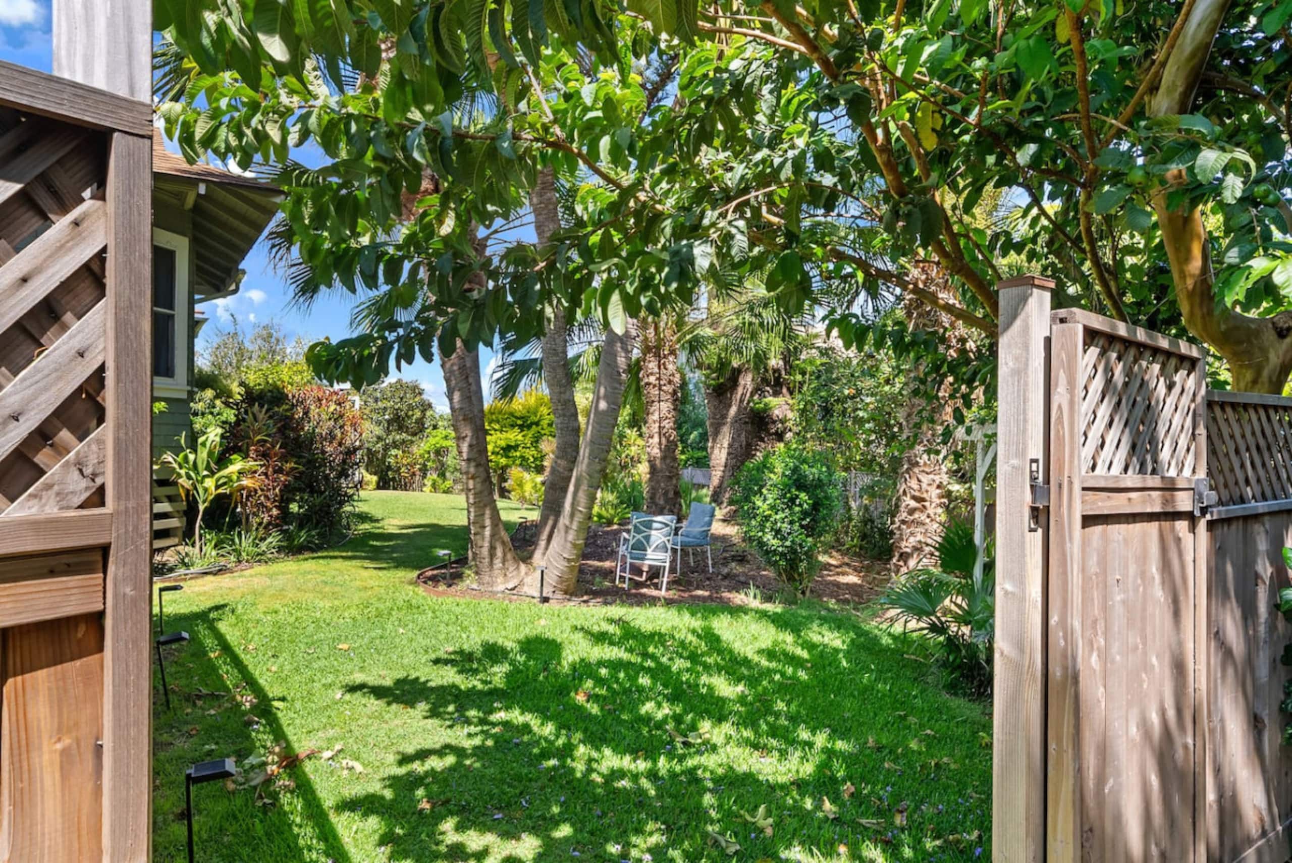 Guesthouse in Makawao · ★4.94 · 2 bedrooms · 2 beds · 1 private bath - Image 29