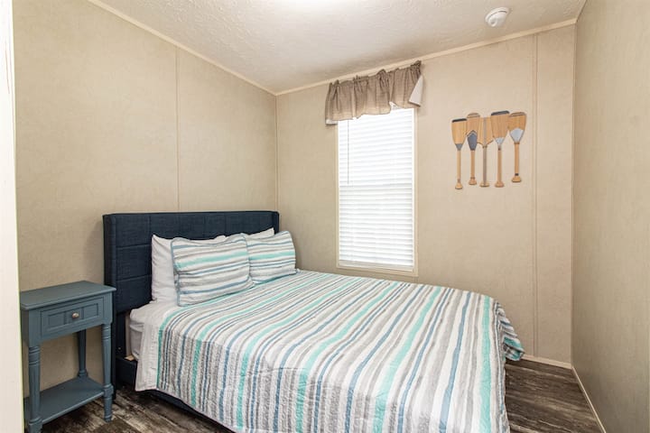 1-ლი საძინებელი 152 × 203 სმ