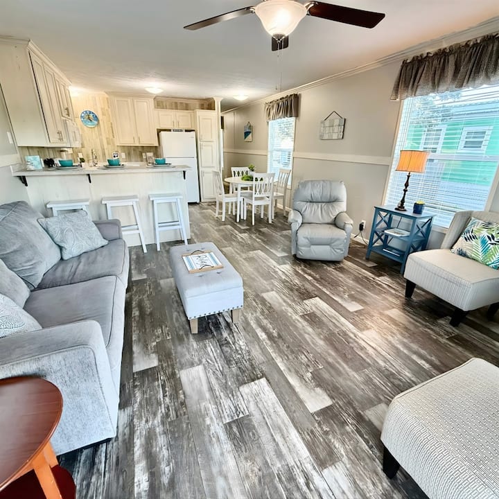 Sum Beaches Paradise Cottage 8 - Navarre Beach, FL