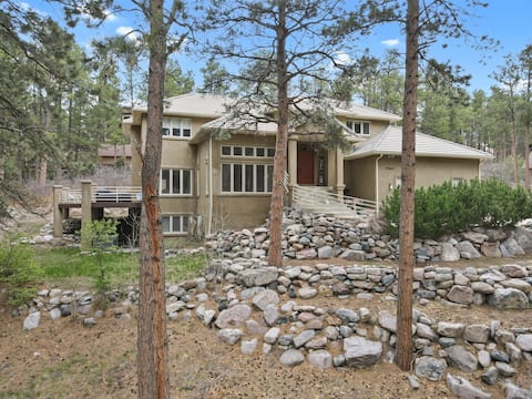 Spacious Family Home*Hot tub*near Air Force